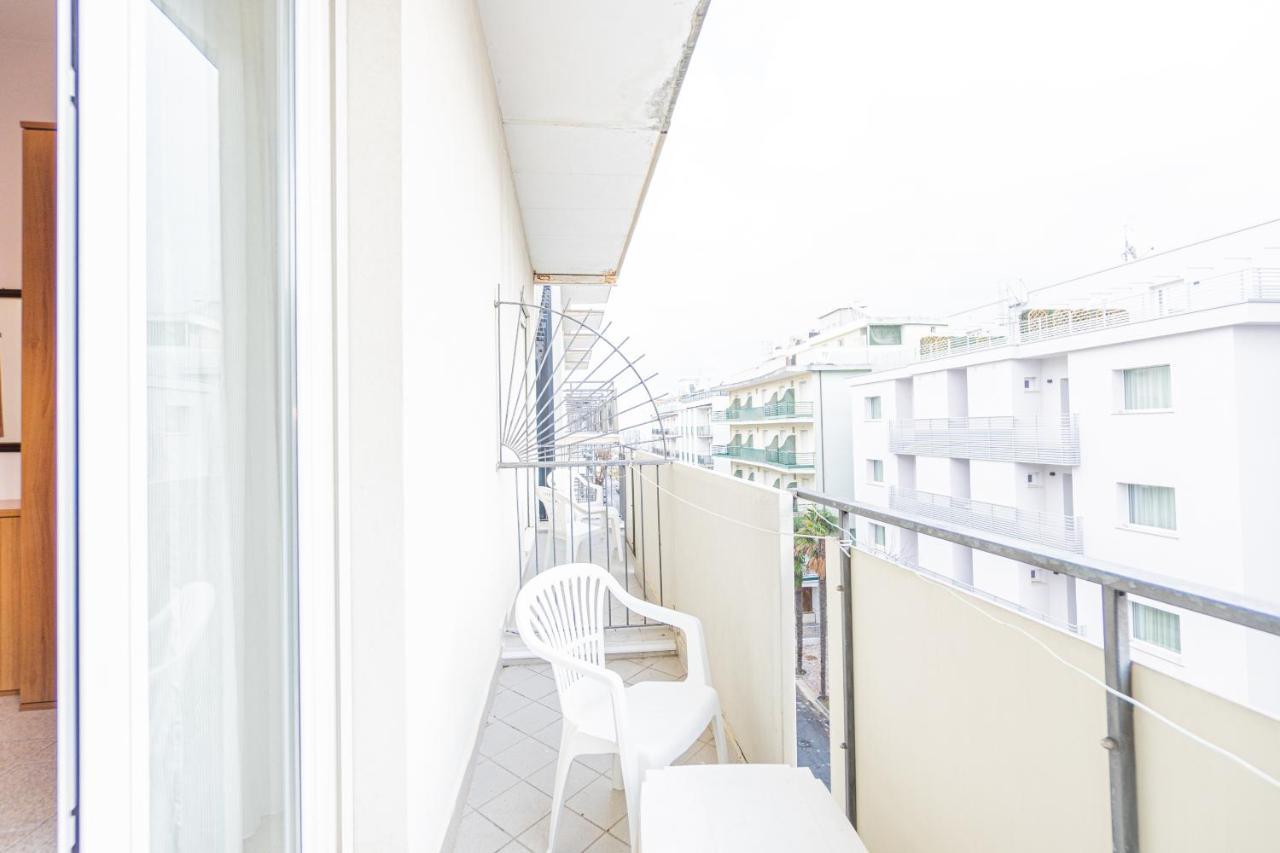Hotel Arlino Rimini Exterior photo